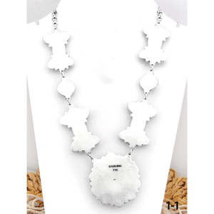 Collier en turquoise et argent sterling de style sud-ouest, en forme de fleur, style Black Jack - Product Image 4
