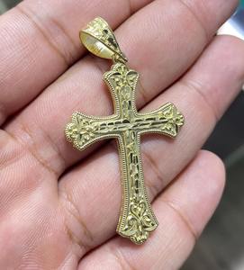 Colgante de Cruz de Oro Amarillo de 10K: Oro Real Texturizado y Pulido - Product Image 3