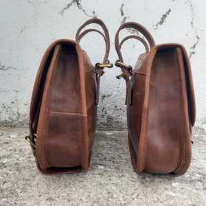 Bolsa de lona grande de cuero de búfalo marrón unisex, alforjas deportivas de estilo personalizado, alforjas de motocicleta de 2 lados para viajes - Product Image 2