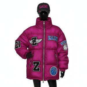 Veste matelassée en nylon premium pour femmes, design à panneaux matelassés, couleur magenta, logo brodé en chenille personnalisé, veste matelassée pour femmes - Product Image 6