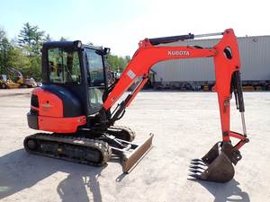 Miniexcavadora Kubota KX033-4 (Modelo 2020) - Excavadora Compacta Diésel de 3.3 Toneladas con Caja de Cambios, Bomba y Rodamientos para Construcción - Product Image 3