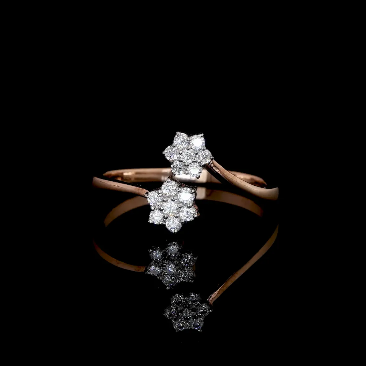 Flor doble con 6 diamantes, cada anillo ligero de diseñador simple pero elegante para mujer en oro sólido y diamantes cultivados en laboratorio