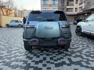 2025 B Y D Y Fang Cheng Bao Batería de litio de doble tracción SUV R18 Asientos de cuero para interiores oscuros Techo solar panorámico AWD - Product Image 4