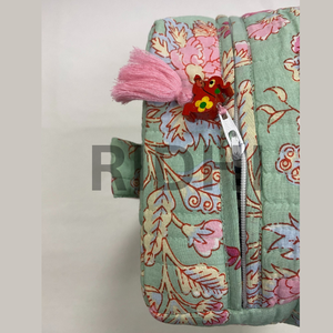 กระเป๋าใส่ของใช้ในห้องน้ำแบบมีซิปขนาดใหญ่ ผ้าฝ้ายลายดอกไม้สีพาสเทลหยก ใช้ซ้ำได้ เป็นมิตรกับสิ่งแวดล้อม เหมาะสำหรับการช้อปปิ้งประจำวัน การเดินทาง และการใช้งานในชีวิตประจำวัน - Product Image 3