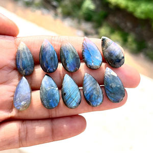 Lote al por mayor de labradorita azul natural brillante, piedra preciosa suelta de 10x20 mm, forma de pera, cabujón liso pulido y calibrado - Product Image 4