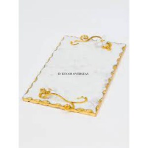 Pequeños bordes y mango de metal chapado en oro con textura martillada para bandeja de servicio hecha de mármol de forma rectangular a un precio impresionante - Product Image 4