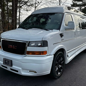 Voiture d'occasion en parfait état, <span class=keywords><strong>GMC</strong></span> <span class=keywords><strong>Savana</strong></span> G2500 Explorer Conversion Van 2023, prête à être expédiée - Product Image 1