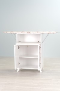 Tabla de Planchar Plegable y Ajustable de Madera con Armario, Marco Blanco y Patrón Floral Marrón para Uso Doméstico - Product Image 3
