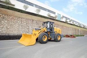 Eficiente cargador LONKING CDM855H de 5 toneladas-Perfecto para proyectos a gran escala - Product Image 2