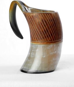 Tasse en corne de style antique exquis de qualité supérieure en métal artisanal avec gravure attrayante poignée ergonomique polie finie élégante - Product Image 2