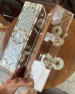 Boîte acrylique exclusive faite à la main avec cadre en bois et couvercle en nacre Boîte sucrée de taille personnalisée pour Ramadan et Eid pour les dattes et les friandises - Product Image 5