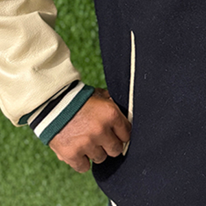 Veste bomber de style baseball tendance et à la mode pour hommes, imperméable, respirante, fermeture à boutons en corne, décontractée, devant - Product Image 5