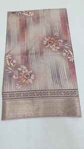 ผ้าส่าหรีดิจิตอลพิมพ์ลายโดลา คอลเลคชั่นลอนดอนควีนสุดหรู ผ้าส่าหรีไหมโดลาพิมพ์ลายดิจิตอลระดับพรีเมียมสำหรับผู้หญิง ขายส่งจากเมืองสุราษฎรธานี - Product Image 4