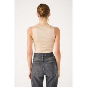 Top Corto Informal con Cuello Halter y Logotipo Frontal - Product Image 6