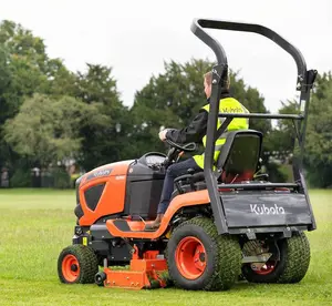 Kubota รถตัดหญ้า G261HD รถตักดิน Kobota รถแทรคเตอร์ด้านหน้าและเครื่องตัดหญ้าใช้งานฟรี