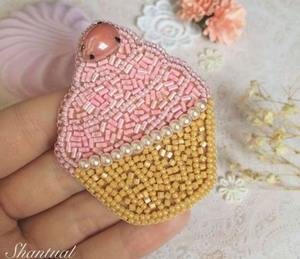 Nuevo y Elegante Amuleto de Cereza Personalizado con Bordado de Cuentas Hecho a Mano, Cuadrado, a Todo Color, Lindo, Moderno, Lujoso y con Diseño Superior - Product Image 6