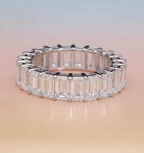 Anillo de Lujo de Oro Sólido de 14K con Corte Esmeralda, Diamantes CVD Cultivados en Laboratorio con Certificación F VVS VS, Engaste Completo con Puntas, Chapado en Rodio, 3.4g - Product Image 1