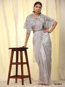 El último Sari de secuencia de bordado de seda satinada de diseñador listo para usar de Fab Zone - Product Image 2