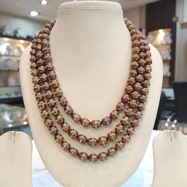 สีน้ำตาล