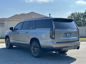 รถยนต์มือสอง Cadillac Escalade-V ESV AWD 4dr SUV ปี 2023 สำหรับขาย - Product Image 4