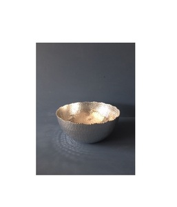 Cuenco de latón rústico con superficie exterior texturizada y atractivo cultural hecho para arreglos de cocina o altar vintage - Product Image 4