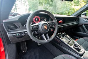 2026 911 Carrera 4 GTS Coupé, Motor Híbrido Turbo de 6 Cilindros y 532 hp, Tracción en las Cuatro Ruedas, Equipamiento de Alta Gama - Product Image 4