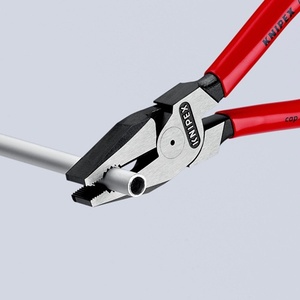 Alicates Combinados Reforzados KNIPEX de 200 mm con Recubrimiento Plástico y Cuchilla de Utilidad - Product Image 6