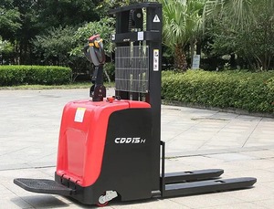 รถยกไฟฟ้าสำหรับคลังสินค้าที่ทนทาน - Product Image 5