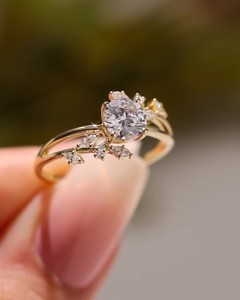 Bague de fiançailles en or CZ coupe ronde de 7mm avec marquise et grappe de pierre latérale ronde bijoux d'anniversaire de mariage de mariée - Product Image 2