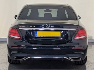 Mercedes-Benz Classe E 2.0 E200 AMG Line Berline d'occasion 2019 Sièges en cuir Transmission automatique Haute qualité LHD/RHD Voiture d'occasion - Product Image 6