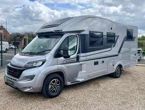 Autocaravana de Lujo Grande para Acampar, Remolque de Viaje, Casa Rodante, Camioneta Camper con Funciones de Aire Acondicionado - Product Image 4