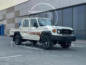 Toyota Land Cruiser Serie 70 2026 Bianco, Pickup 4.1-6L Benzina Manuale, 4 Posti, Sedili in Tessuto Scuro, Pneumatici R17, Guida a Sinistra - Product Image 3