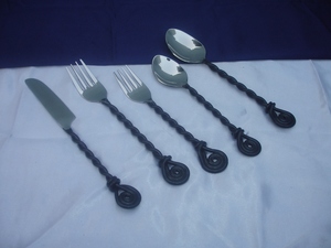 Ensemble de couverts réutilisables de luxe haut de gamme en acier inoxydable 304, vente en gros, personnalisable, élégant, cadeaux d'affaires, cadeaux de fête, CLASSIQUE - Product Image 2