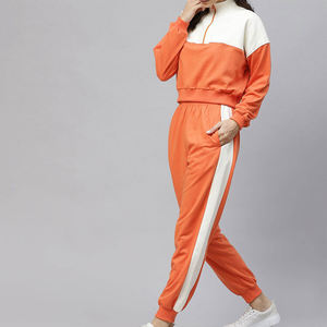 Conjunto Deportivo de Invierno para Mujer, Personalizado OEM, Grueso, con Sudadera con Media Cremallera y Pantalones Deportivos para Correr - Product Image 4