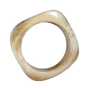 สร้อยข้อมือผู้หญิง Daffodil ทำจากเรซิ่น,กำไลข้อมือแฟชั่นสำหรับผู้หญิง - Product Image 1