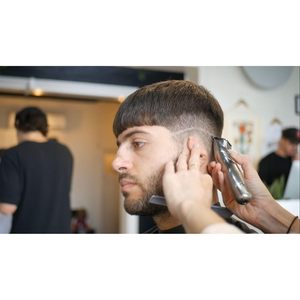 Tondeuse à barbe sans fil/sans cordon Slimline Pro avec lame en T en acier inoxydable, lame à écartement zéro, finition chromée, étanche IPX7, alimentation USB au lithium-ion - Product Image 5
