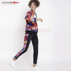 Chándal de sublimación elegante para mujer con estampado de larga duración y acabado transpirable para mujer - Product Image 4