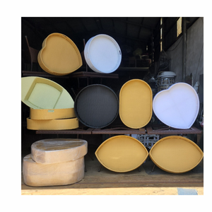 Plateaux flottants en rotin pour les voyages et les pique-niques: plateaux chics et durables pour contenir des collations et des boissons tout en nageant ou en se relaxant - Product Image 1