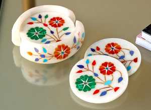 Sous-verres en marbre blanc avec incrustation de pierres semi-précieuses, décoration artisanale de style patrimonial - Product Image 3
