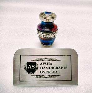 Urnes funéraires en laiton gravées de motifs floraux magnifiques pour les cendres funéraires - Product Image 4