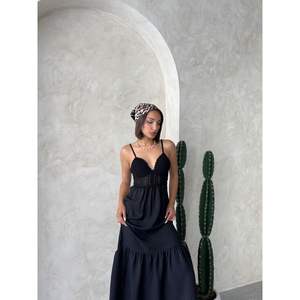 Vestido Casual al por Mayor Topshow, Diseño Largo de Lino Negro con Tirantes y Cuello en V - Product Image 2