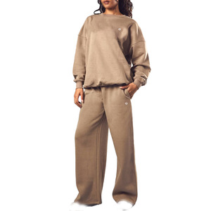 Ensemble sweat-shirt en molleton et pantalon de survêtement à jambe droite pour femme, coupe décontractée, vêtements de détente doux pour l'hiver, fournisseur de vêtements en gros - Product Image 1
