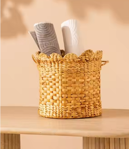 Expertly Woven <b>Water</b> <b>Hyacinth</b> <b>Basket</b> with Decorative Scalloped Design - Product Image 3