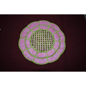 Set de table en coton fait main durable, qualité export, cadre en métal avec set de table en raphia pour la décoration de la salle à manger - Product Image 1