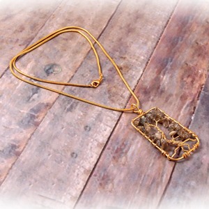 Collier pendentif arbre de vie en labradorite plaqué or 18 ct avec fil de laiton fait à la main pour femmes - Product Image 2