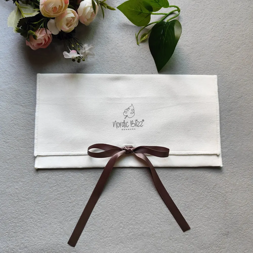 Sacs d'emballage d'enveloppe de tissu de coton blanc sac à main de couverture de sac à poussière de rabat pour des bijoux