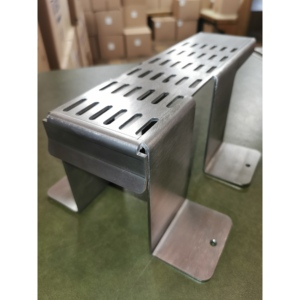 Parti in lamiera in acciaio inox su misura | Lavorazione della lamiera precisa per l'industria e la costruzione di impianti - Product Image 4