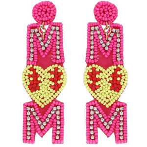 Perles de rocaille en verre fabriquées à la main Boucles d'oreilles brodées mignonnes Maman Boucles d'oreilles personnalisées Game Day College fabriquées en Inde - Product Image 1