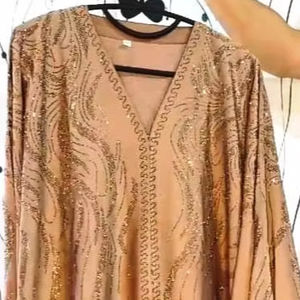 Vêtements musulmans traditionnels élégants pour femmes Belle abaya de mariée de Dubaï comprend un accessoire - Product Image 1