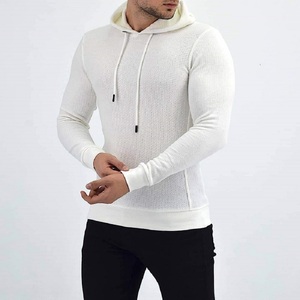 Sweat à capuche noir à manches longues en coton avec logo personnalisé pour hommes pull vierge à la mode pour les vêtements d'hiver personnalisés OEM - Product Image 5
